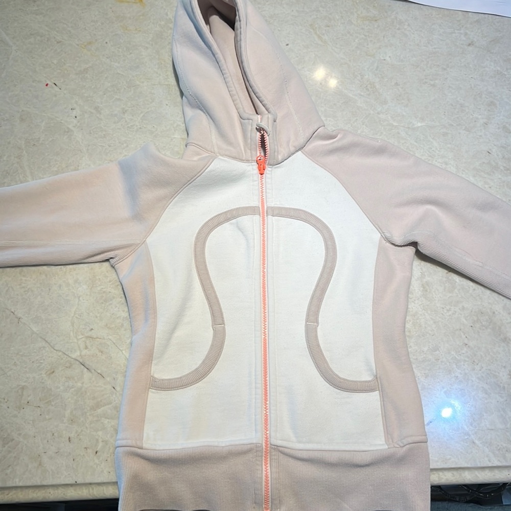 Lululemon sweatshirts